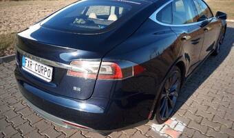 Tesla Model S 85 2014