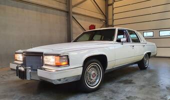 Cadillac Brougham  1990