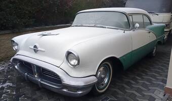 Oldsmobile Super 88 Holiday Coupe 1956